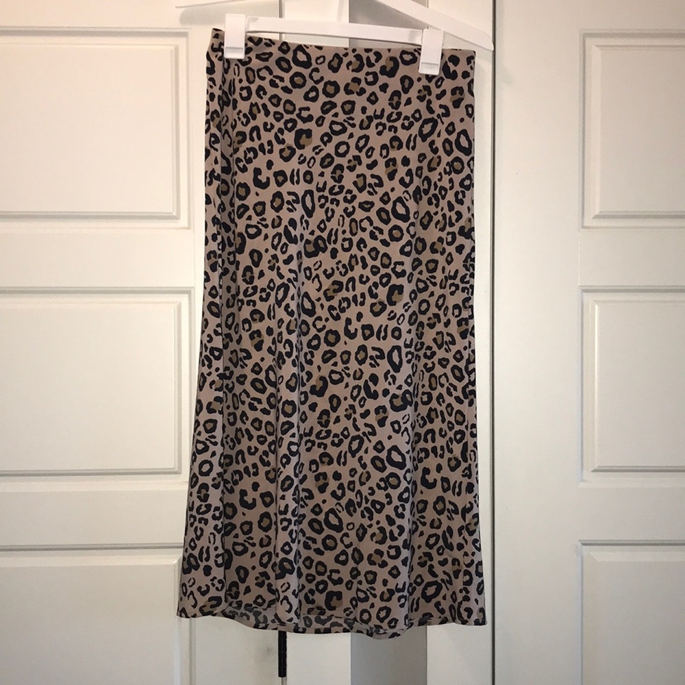 Pink leopard skirt - Picture 2 of 7